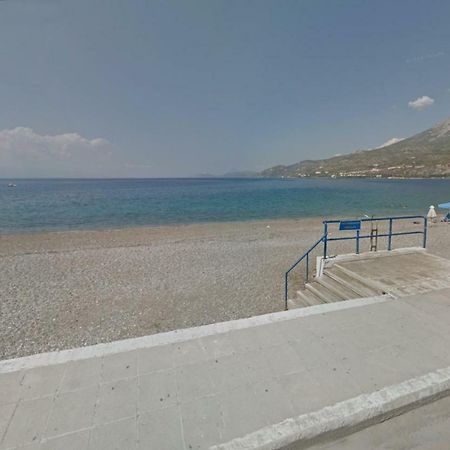 Loutraki Μοναδικής Θέσης Διαμέρισμα Στη Θάλασσα Extérieur photo