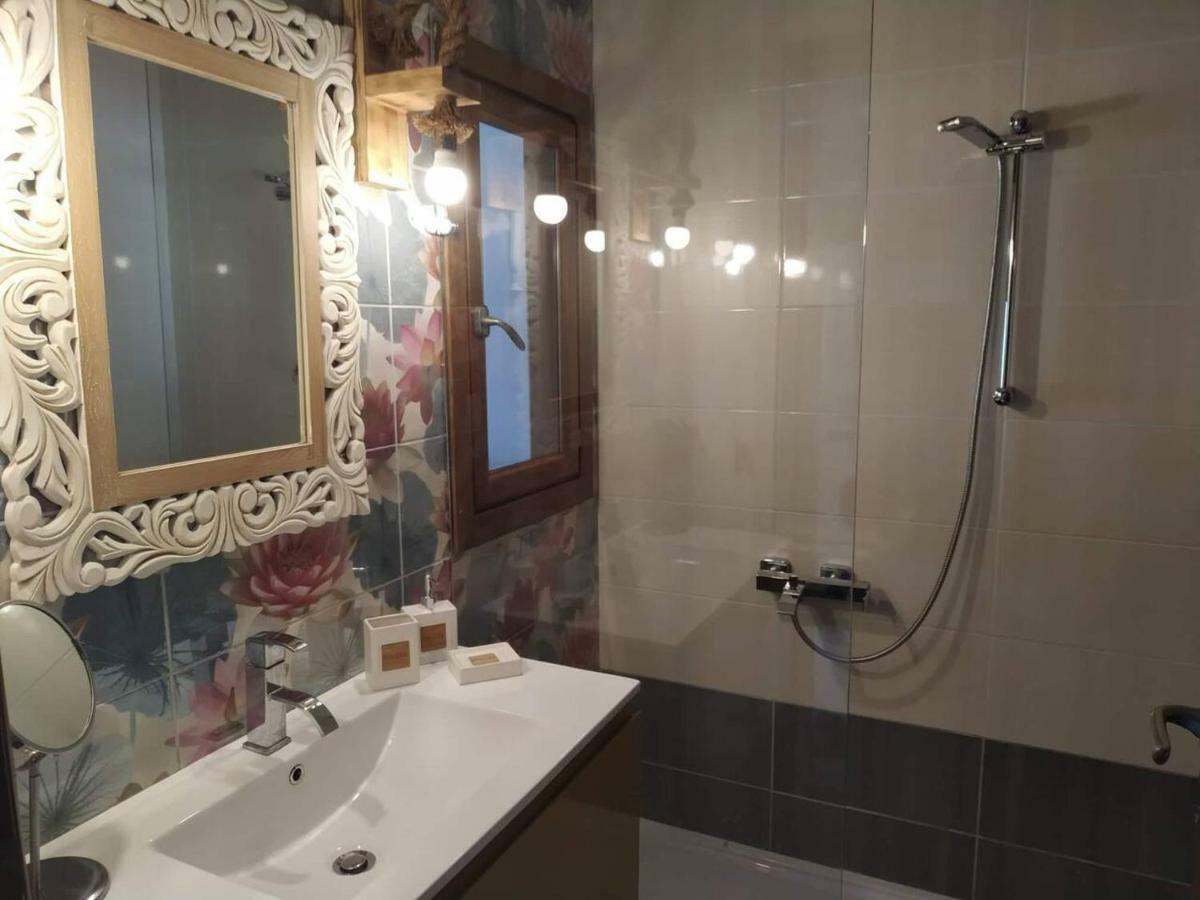 Loutraki Μοναδικής Θέσης Διαμέρισμα Στη Θάλασσα Extérieur photo